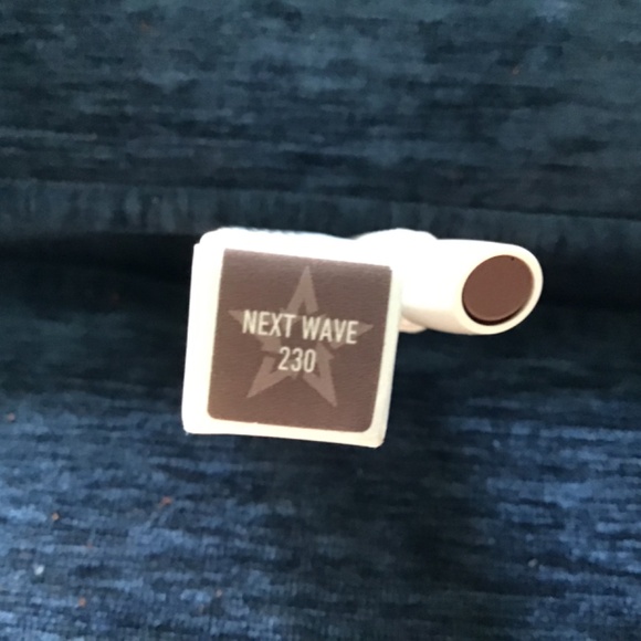 KVD Epic Kiss Lipstick 230 Next Wave - Picture 3 of 3